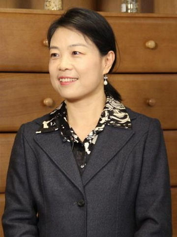 个人半身照.jpg